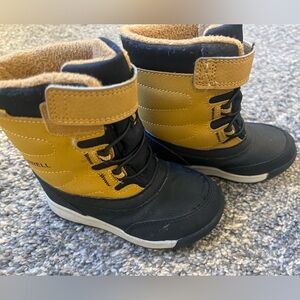 Kids Merrell Snow Winter Boots Size 7 Tan Leather & Black